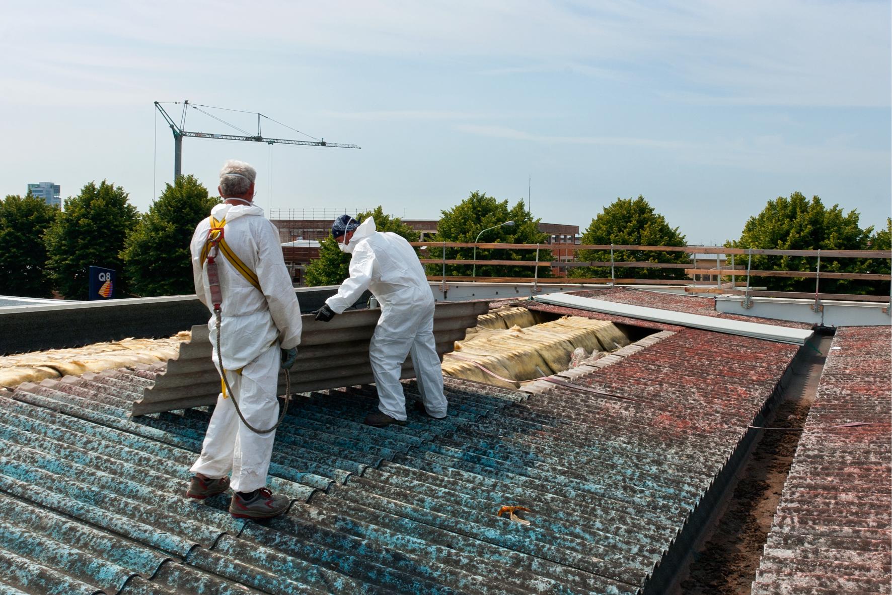 De gevaren van asbest en waarom verwijdering cruciaal is…
